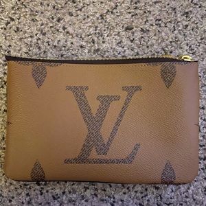 Louis Vuitton Monogram Canvas Double Zip Pochette